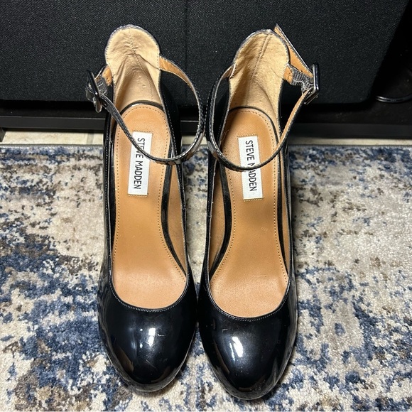 Steve Madden Vivii Black Faux Patent Leather Mary Jane Ankle Strap Heels Size 7 - Picture 3 of 11